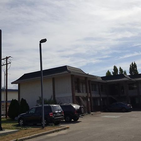 North Pointe Inn And Suites Kelowna Exteriör bild