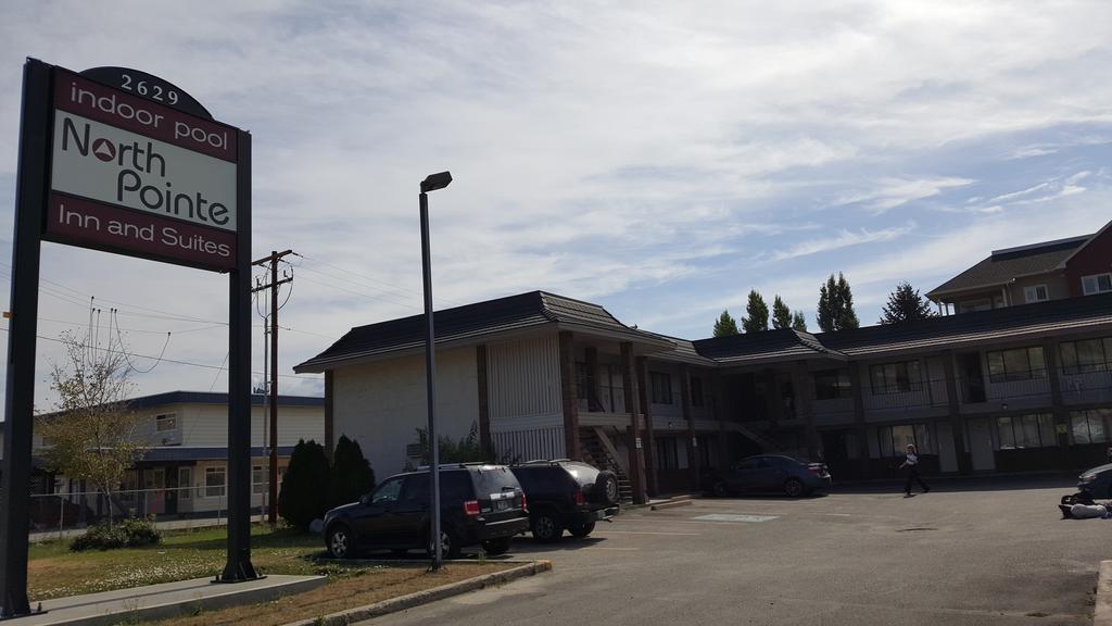 North Pointe Inn And Suites Kelowna Exteriör bild